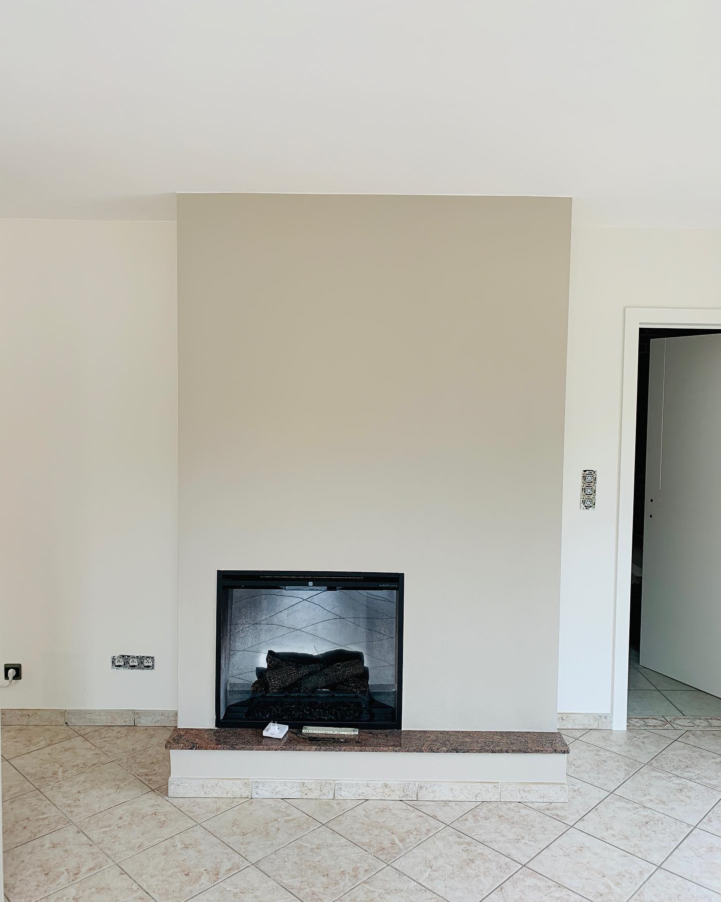 beige accentmuur gm schilderwerken